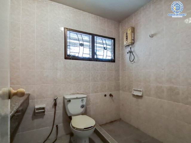 *****บ้านเดี่ยวมือสอง ม.ลลิล กรีนวิลล์ บางบอน3 แบรนด์ ลลิล พร็อพเพอร์ตี้ เนื้อที่ 101.1 ตร.ว. ฟังก์ชัน 4 นอน 3 น้ำ 2 ที่จอดรถ  บนทำเลศักยภาพ เชื่อมต่อถนนหลายเส้น ไม่ว่าจะเป็น  ถนนพระราม2, ถนนเพชรเกษม, ถนนเอกชัย และใกล้จุดขึ้นทางด่วน "พระราม2"